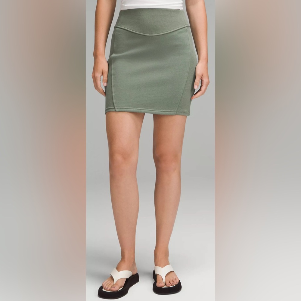 NWT Lululemon Scuba HR Mini Skirt Grey Eucalyptus Size S